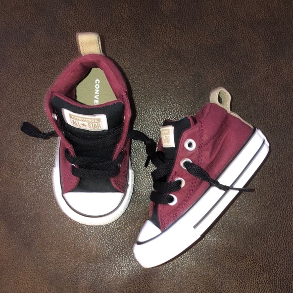 maroon converse size 5